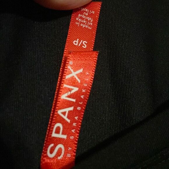 Spanx® LONG SLEEVE SCOOP NECK BODYSUIT IN BLACK small - Picture 5 of 8